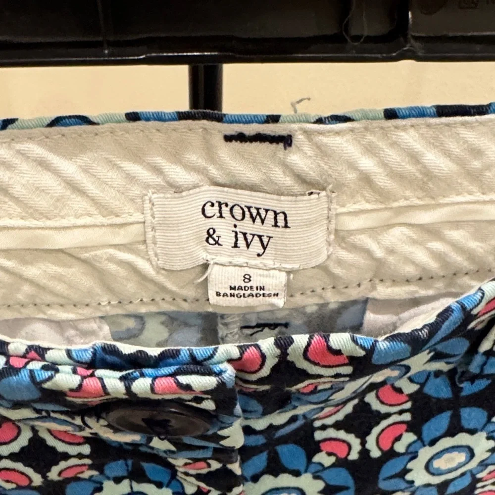 Crown & Ivy Blue and Pink Geometric Women's Shorts